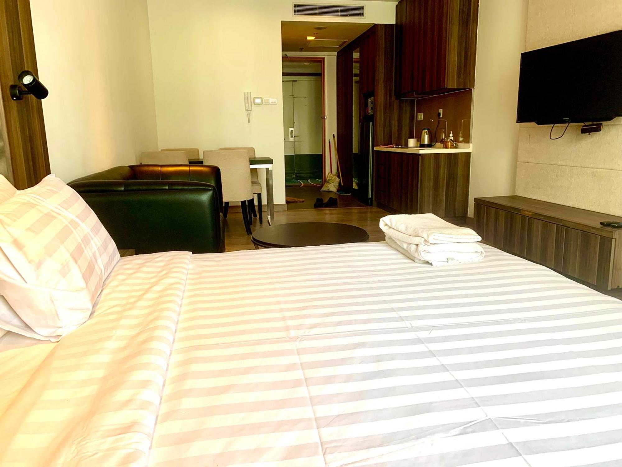 Roomy @one Bukit Ceylon Apartment *