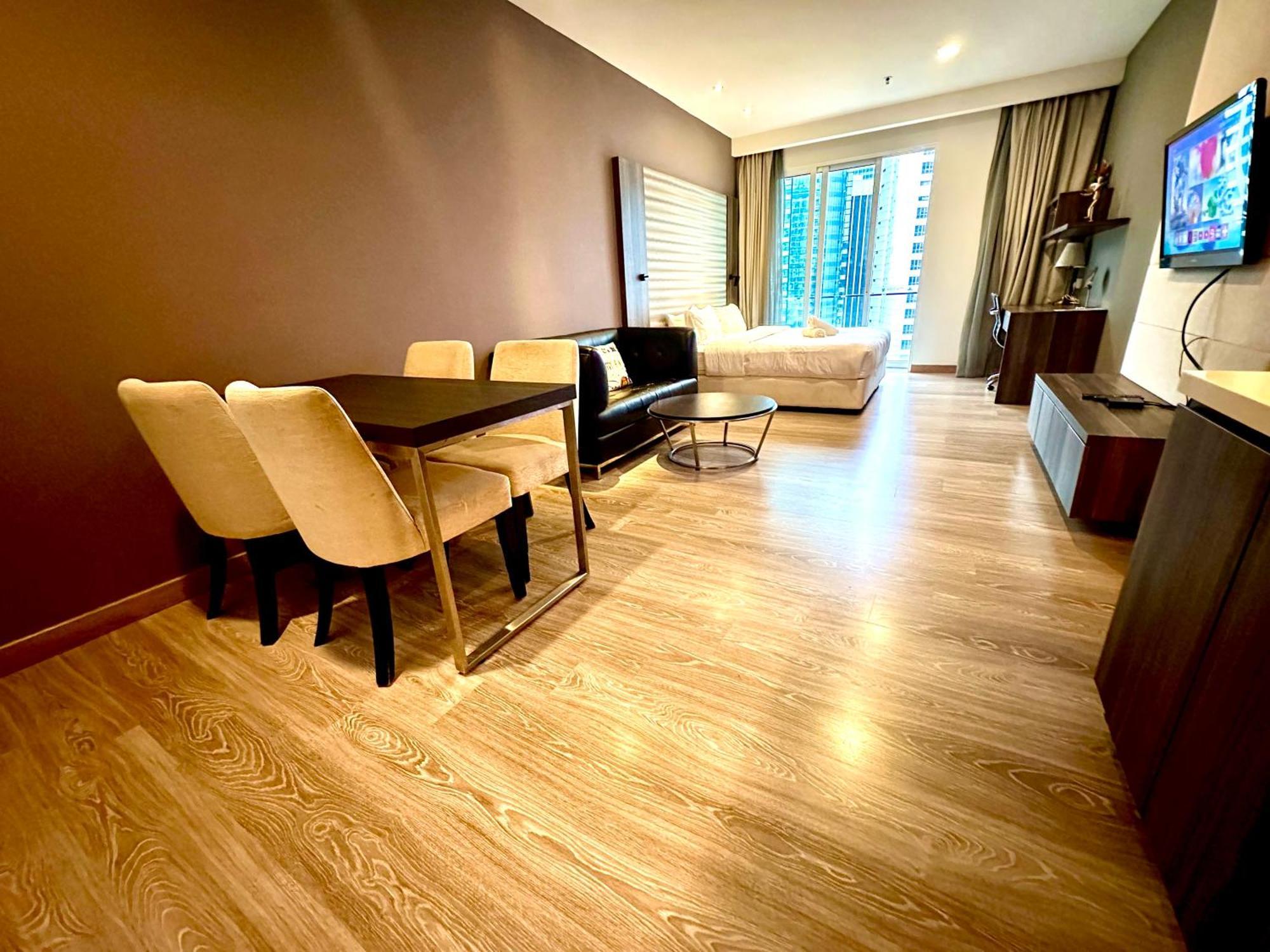 Roomy @one Bukit Ceylon Apartment *